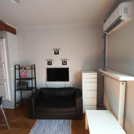 アパート Narutowicza ワルシャワ