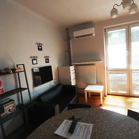 纳鲁托维卡一室公寓