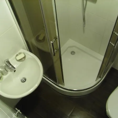 纳鲁托维卡一室公寓 华沙